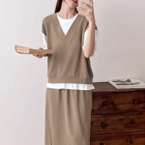 여자 긴치마 브이넥조끼 코디 반소매티 슬릿 세트