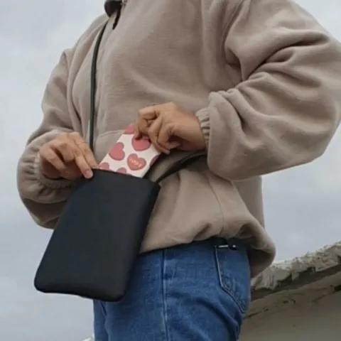 [라일리] Rly 블랙 인조가죽 핸드폰 휴대폰 가방 미니백 어깨끈 산