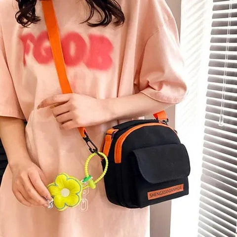 [라일리] Rly 꽃장식 토트 미니 크로스백 전면포켓 핸드폰가방