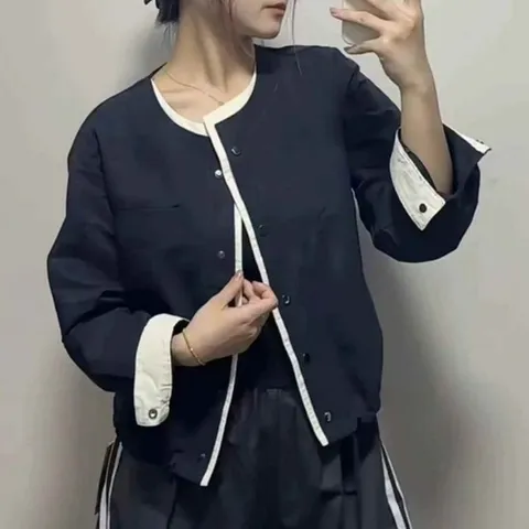 [애슬릿] 투톤 라인 여성 중년 미시 옷 봄 블라우스