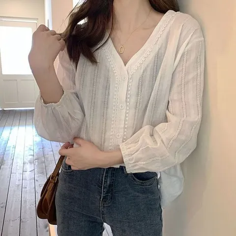 시스루 브이넥 세로줄 펀칭 블라우스 소매밴딩 데일리 (WE97D77)