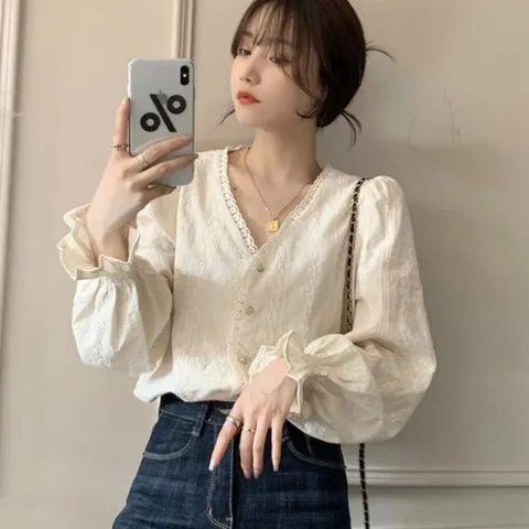 여성스런 프릴 퍼프소매 브이넥 단추 예쁜 블라우스 (WD30837)