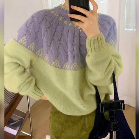 리퍼즈 꽈배기 배색 니트