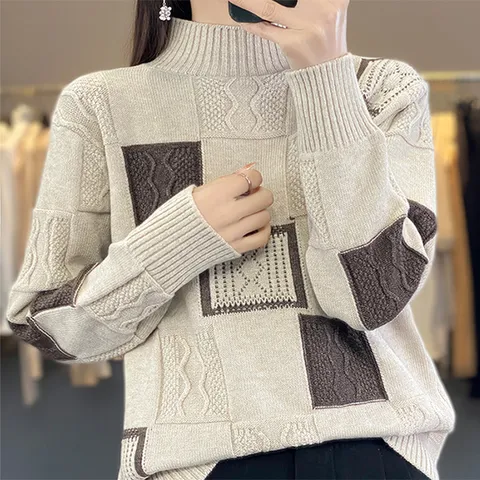 스퀘어패턴 미들라운드넥 니트 52BBA8