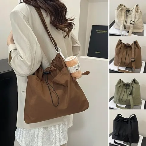 전면 161HHA83 투포켓 포인트 나이론 가벼운 소재 일상 외출 패션 숄더 크로스백