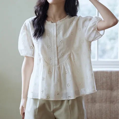 (렐라웨어) 비카 자수 퍼프 블라우스