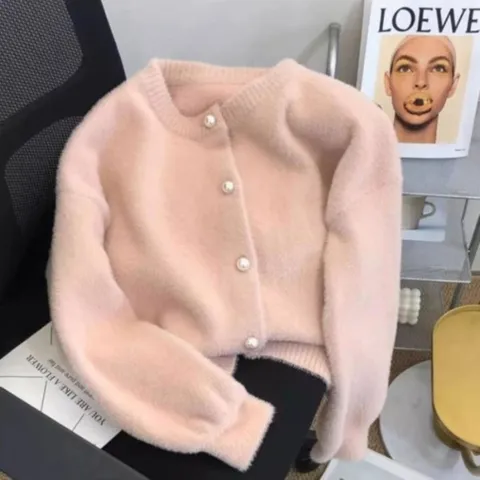 (옷자락) 여성 루즈핏 두꺼운 퍼 진주단추 라운드넥 가디건