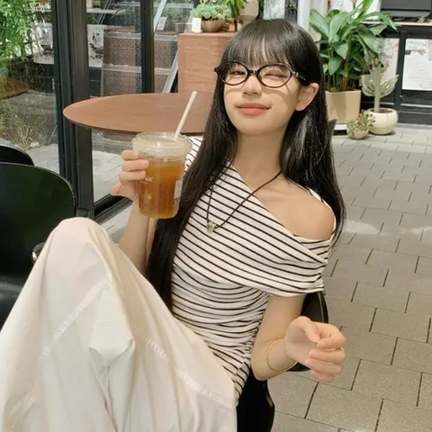 (비틀버드) 멀레인 언발 오픈숄더 스트라이프 티셔츠 SD_260408 (49175536)