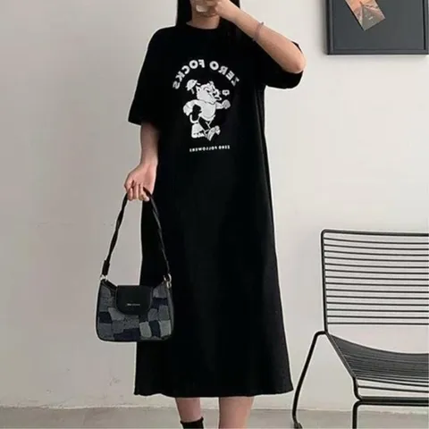 (신상오픈런) 여성 오버사이즈 블랙 반팔 롱 원피스 레터링 프린트 (39180340)