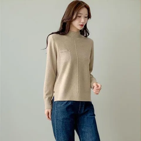 (신상오픈런) 여성용 빨간색 물결 패턴 하이넥 니트 포켓 언발란스 디자인 (44011969)
