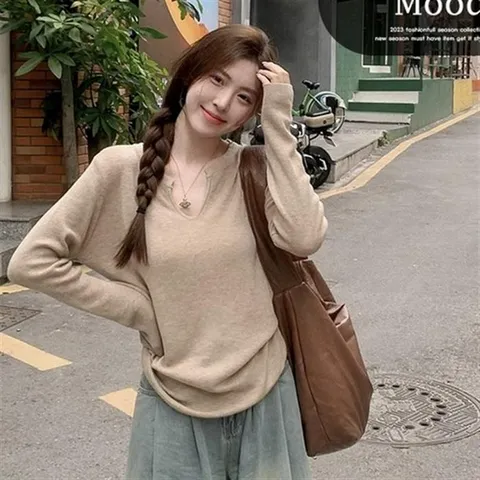 (신상오픈런) 웬디 브이넥 내츄럴니트 포인트 아이템 (52778164)