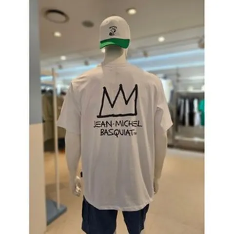 CLRIDE 클라이드 앤 미친!!특가2024 매장 1등판매률 품절상품[CLRIDE.N]50% 장미쉘 바스키아 라인 . 왕관 콜라보 등판 아트웍 포인트 고퀄 라운드넥 반팔 티셔츠2