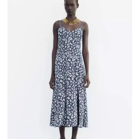 11H042424 자라 여름신상 여자나시원피스 플라워 롱원피스 2157054