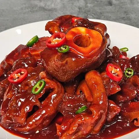 성진한우 매운우족찜 캠핑음식 캠핑밀키트 한우우족찜 650g, 1개