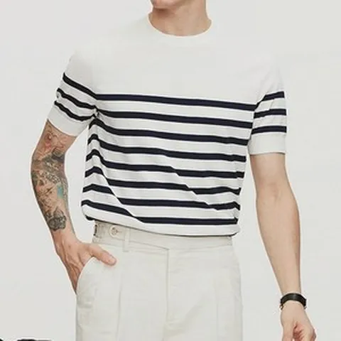 유니트 남성 고급 라운드넥 여름반팔 스트라이프 니트