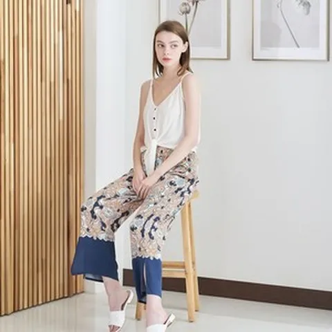 라페어 아라베스크 리핏 네이비 9부 인견 팬츠 LWPFD149-NY 194757