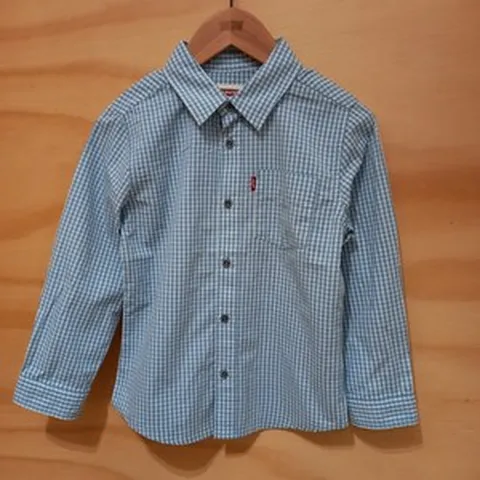 리바이스키즈 메탈버튼 아동 셔츠* (4~7) 세 사이즈 이월 초 할인가* 수량 품절전 구매* NC순천@