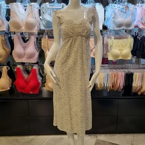 비너스 원피스40%이상 초특가 할인중!! 여성스럽고 예쁜 면레이스원피스/겉가운