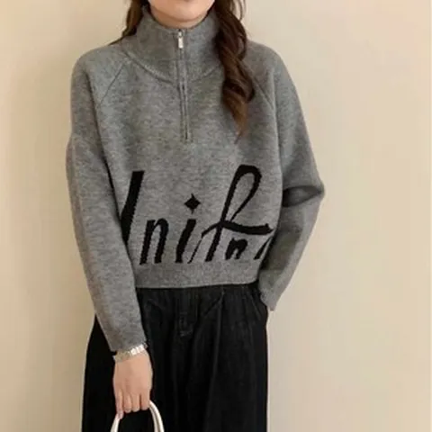 [50%시즌오프] 레터링 반집업 데일리 여성니트