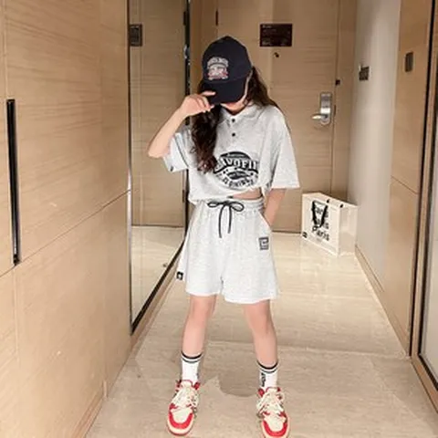 조이걸스 2024년 summer time 여아 여름 그레이 한벌 세트 레터링 PK티셔츠 폴로티 카라 티셔츠 혼방 반팔 티셔츠 스웨트 반바지 츄리닝 초중생 초등생 중등생 단체복