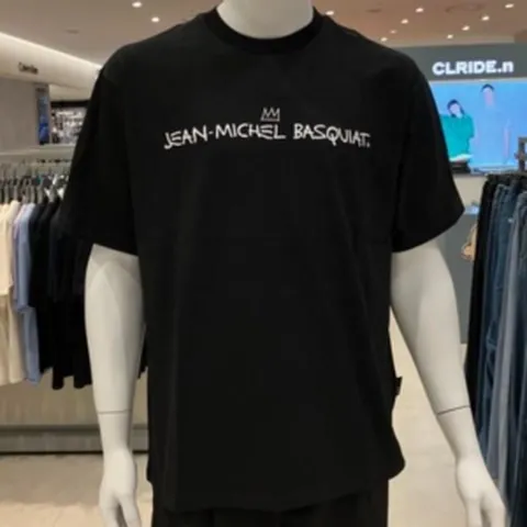 CLRIDE 클라이드 앤 미친!!!특가2024 매장 1등판매률 품절상품[CLRIDE.N]50% 장미쉘 바스키아 라인 . 왕관 콜라보 등판 아트웍 포인트 고퀄 라운드넥 반팔 티셔츠