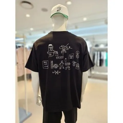 CLRIDE 클라이드 앤 미친!!!특가2024 매장 1등판매률 품절상품[CLRIDE.N]50% 장미쉘 바스키아 라인 . 왕관 콜라보 등판 아트웍 포인트 고퀄 라운드넥 반팔 티셔츠