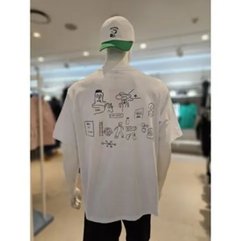 CLRIDE 클라이드 앤 미친!!!특가2024 매장 1등판매률 품절상품[CLRIDE.N]50% 장미쉘 바스키아 라인 . 왕관 콜라보 등판 아트웍 포인트 고퀄 라운드넥 반팔 티셔츠