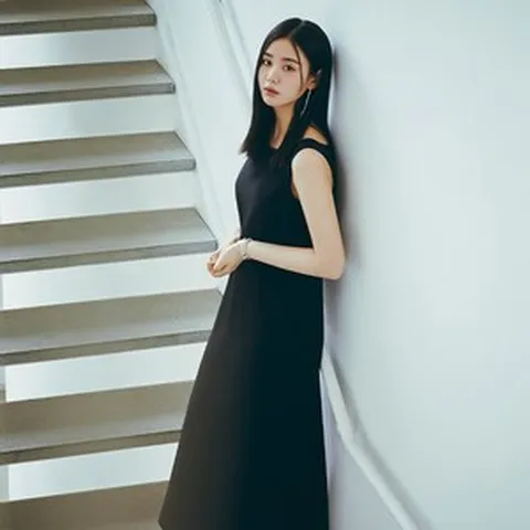 셀렙샵 에디션 24SS 슬리브리스 미니멀 롱 원피스