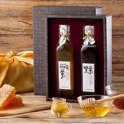 지리산 김일권의 토종꿀 2종 선물세트 (토종 꿀 100% 밤꿀+때죽꿀 총 800g), 1개, 밤꿀 400g+때죽꿀400g+지함포장+보자기포장