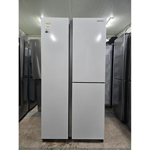 중고 삼성 화이트 푸드쇼케이스 3도어냉장고 846L, RS84T5041WW