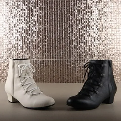 [슈띠끄 국내제작 수제댄스화] 여성 댄스화 WD463 라인 댄스부츠 부츠댄스화 발이 편한 착화감 좋은 쿠션 댄스 수제화 수제부츠 앵클부츠 사교 스포츠 라틴 줌바 살사 방송 연습, 240, 아이보리(주문제작전용-상담전화드립니다)