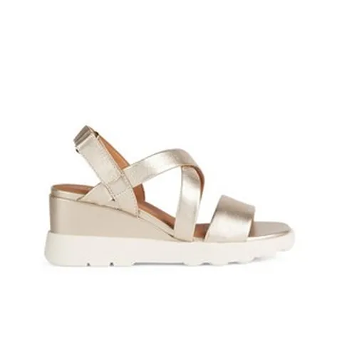 [매장발송] 제옥스 여성샌들 [GEOX] 여성 New S/S 컴포트 데일리 웨지 스트랩 샌들 스페리카 ES6 W1D35G03M84 골드