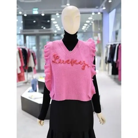 [럭키슈에뜨] 프릴 레터링 니트 베스트 LYWAW24480PIXX 백화점 아울렛 (4230354)