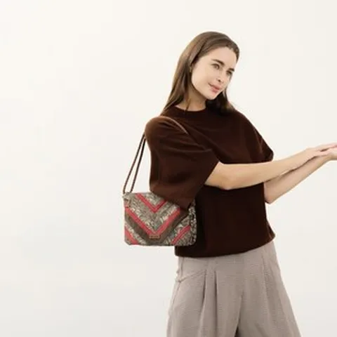 삭루츠 트리플 거셋 크로스바디