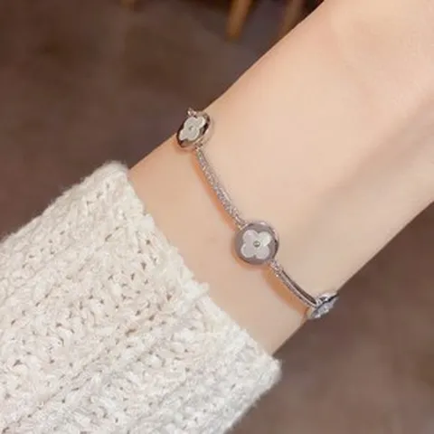 다나모인 14K 도금 네잎클로버 팔찌