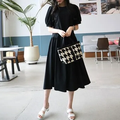 메리앤유 퍼프셔링 반팔소매 루스핏 데일리원피스