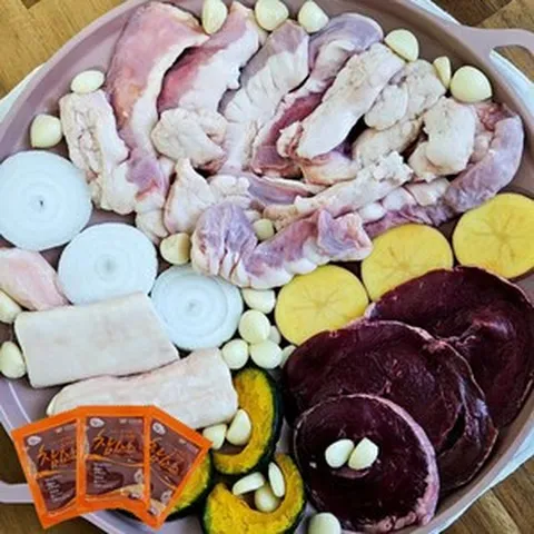 프레시퍼스트 주촌 한우 소곱창 모듬구이 대창 염통 곱창 모듬 한판 세트 밀키트 잡내x, A. 소곱창 모듬한판 600g (곱창+대창+염통+소스), 600g, 1세트