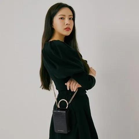 [LAZY SUMMER x Hyobin Influencer] 레이지썸머 스위치백 크로커 블랙 LSSS21B004BK