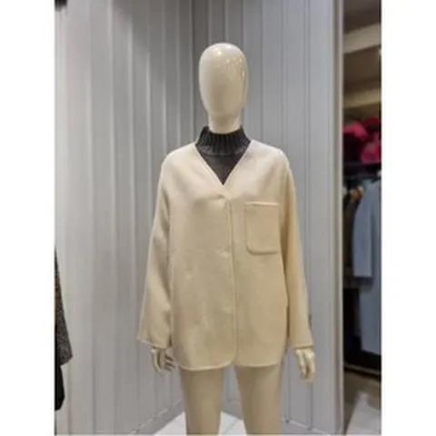 [블루페페] NC엑스코 브이넥 심플 하프코트 P214MSG760