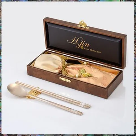 [H.jin 은상감 손조각 유기수저세트(학/거북)1인세트] 방짜 놋수저 고급한식기 해외바이어선물 vip손님 칠순생신선물 정년퇴직기념품 장인어른 장모님, 거북 문양