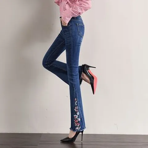 블로썸월드 꽃자수 부츠컷 청바지