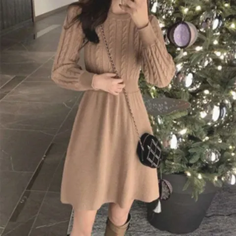 식스에비뉴 라운드넥 꽈배기 니트 원피스