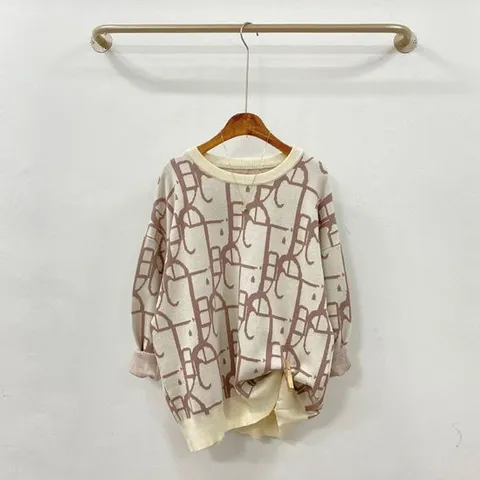 미즈큐즈 / D 레터링 이니셜 루즈핏 니트