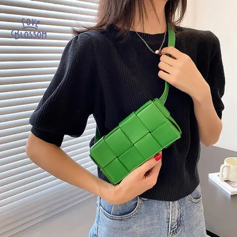 고퀄리티 여성 스퀘어 카세트백 엠보 퀼팅 숄더 크로스백