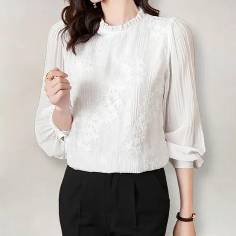 [퀸이즈][퀸이즈] [77까지]리드티 플라워 디테일 프릴넥 블라우