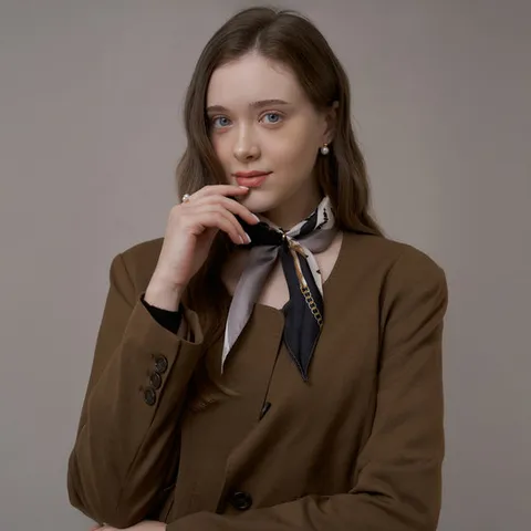 엘르 체스다이아 실크 스카프 SE241S303