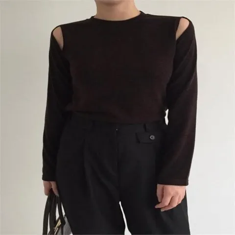 [다잇템]여자 라운드 어깨트임 컷아웃 긴팔티셔츠 (9079815)