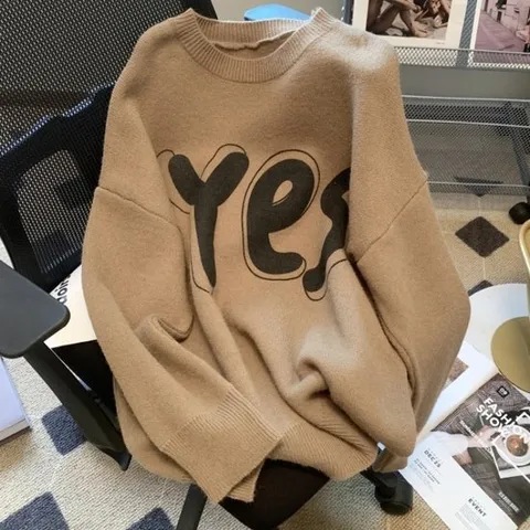 [드레스허그] yes 레터링 심플 라운드 니트