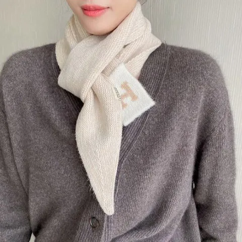 [하젤] 보카시톤 레터링 고리형 니트 머플러_A0063