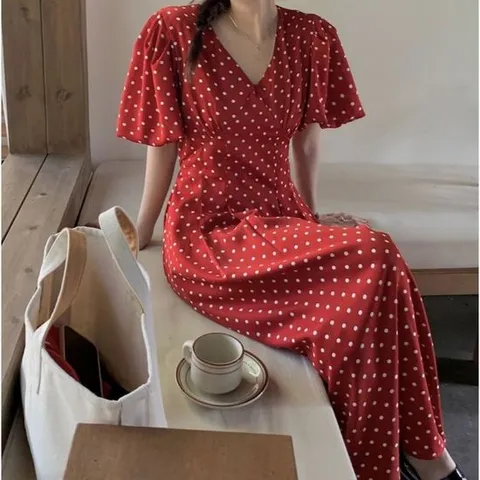 브이넥 퍼프소매 상큼 도트패턴 롱A라인 쉬폰원피스